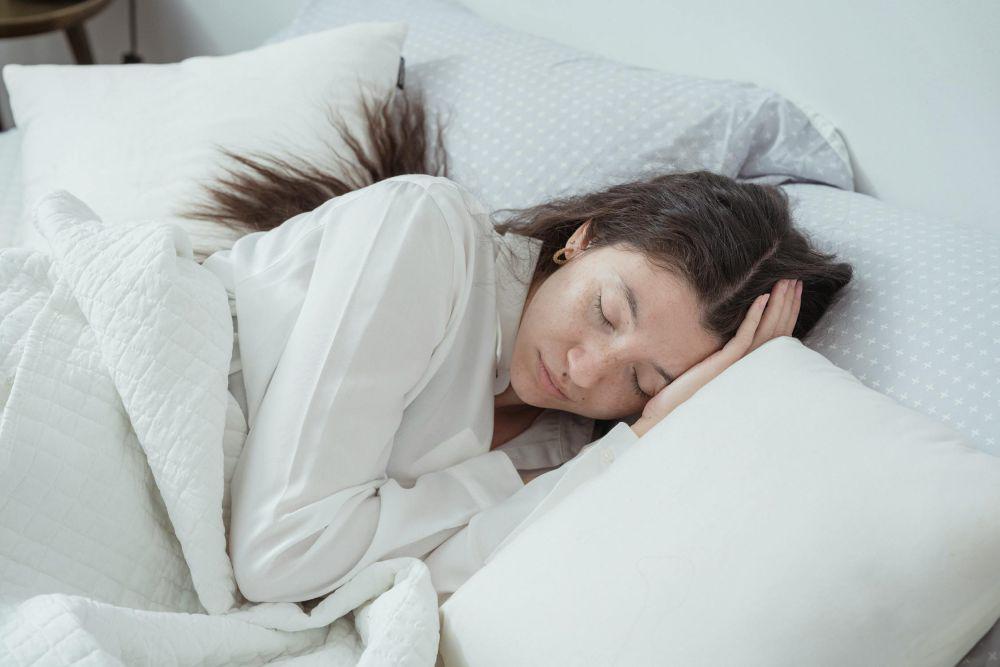 5 Cara Menyesuaikan Pola Tidur Pasca Lebaran, Biar Gak Insomnia