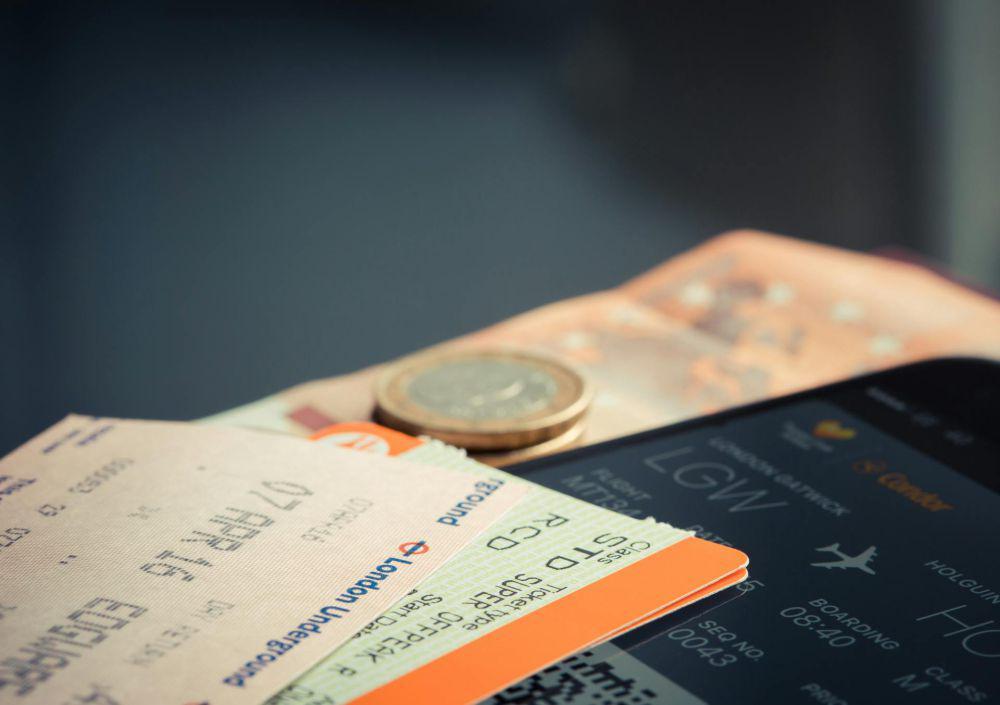 ilustrasi tiket pesawat (pexels.com/Torsten Dettlaff)