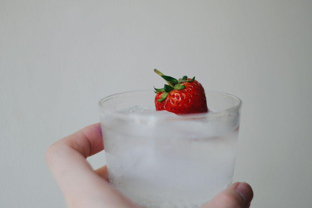 ilustrasi minuman yang menyegarkan (unsplash.com/Pond Juprasong)