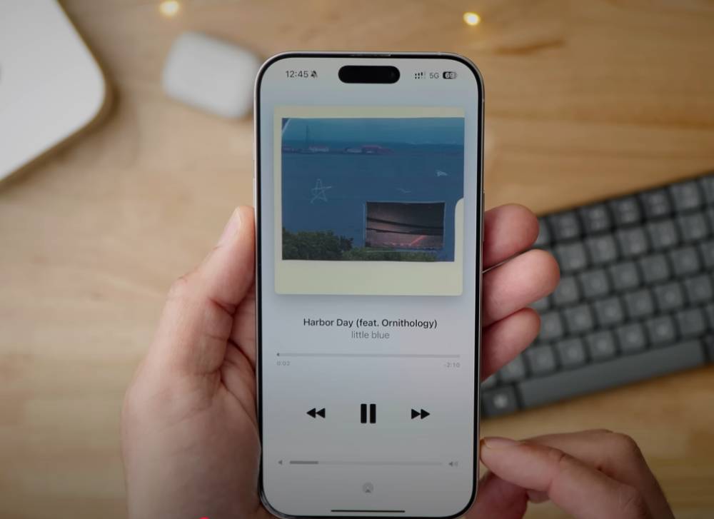 fitur Ambient Music di iOS 18.4 (youtube.com/9to5Mac)