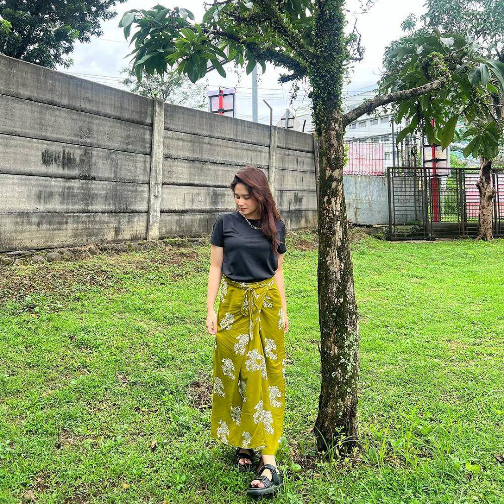 inspirasi style etnik ala Tissa Biani (instagram.com/tissabiani)