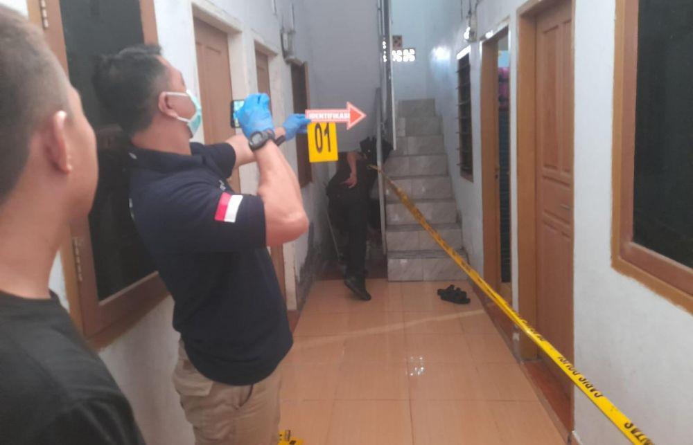 Lokasi kejadian seorang wanita yang tergantung di kamar kosnya di Makassar, Rabu (2/4/2025)/Istimewa