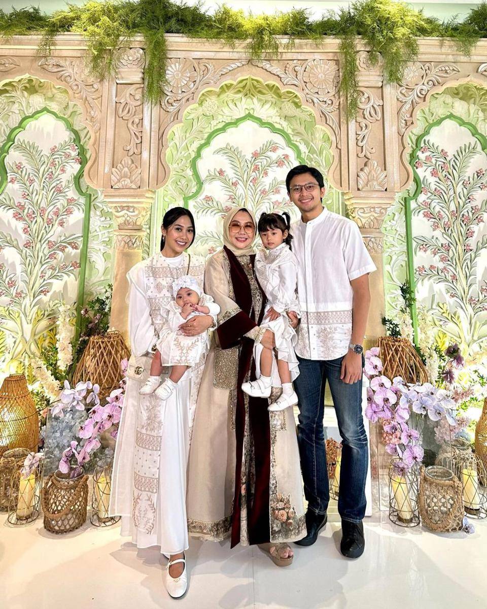 Gaya Nikita Willy di Akikah Anak Keduanya (instagram.com/yorafebrina)