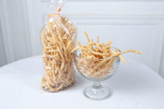 5 Tips Membuat Stik Bawang Tanpa Telur yang Renyah dan Gurih