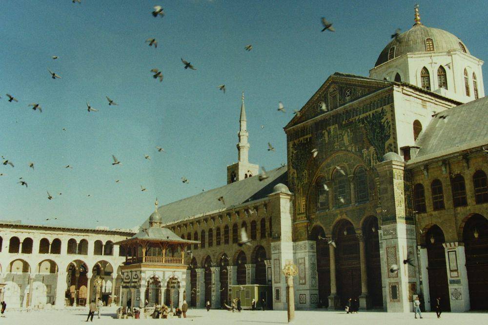 halaman Masjid Umayyah di Damaskus, Suriah (commons.wikimedia.org/Spielvogel)