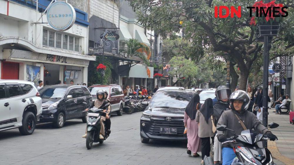 Banyak Parkir Liar, Disparbud Jabar Sentil Pemkot Bandung