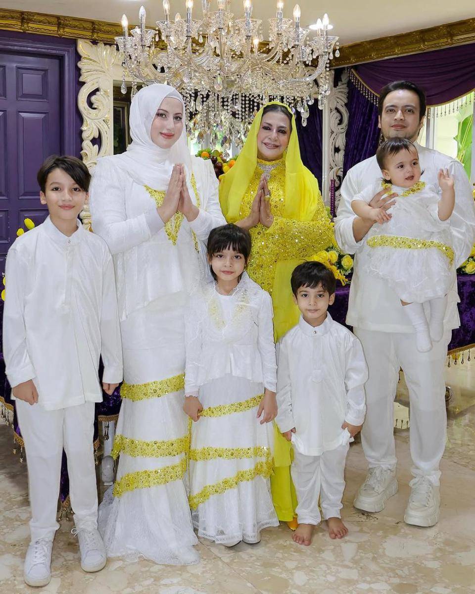 potret Tasyi Athasyia dan keluarga (instagram.com/tasyiiathasyia)
