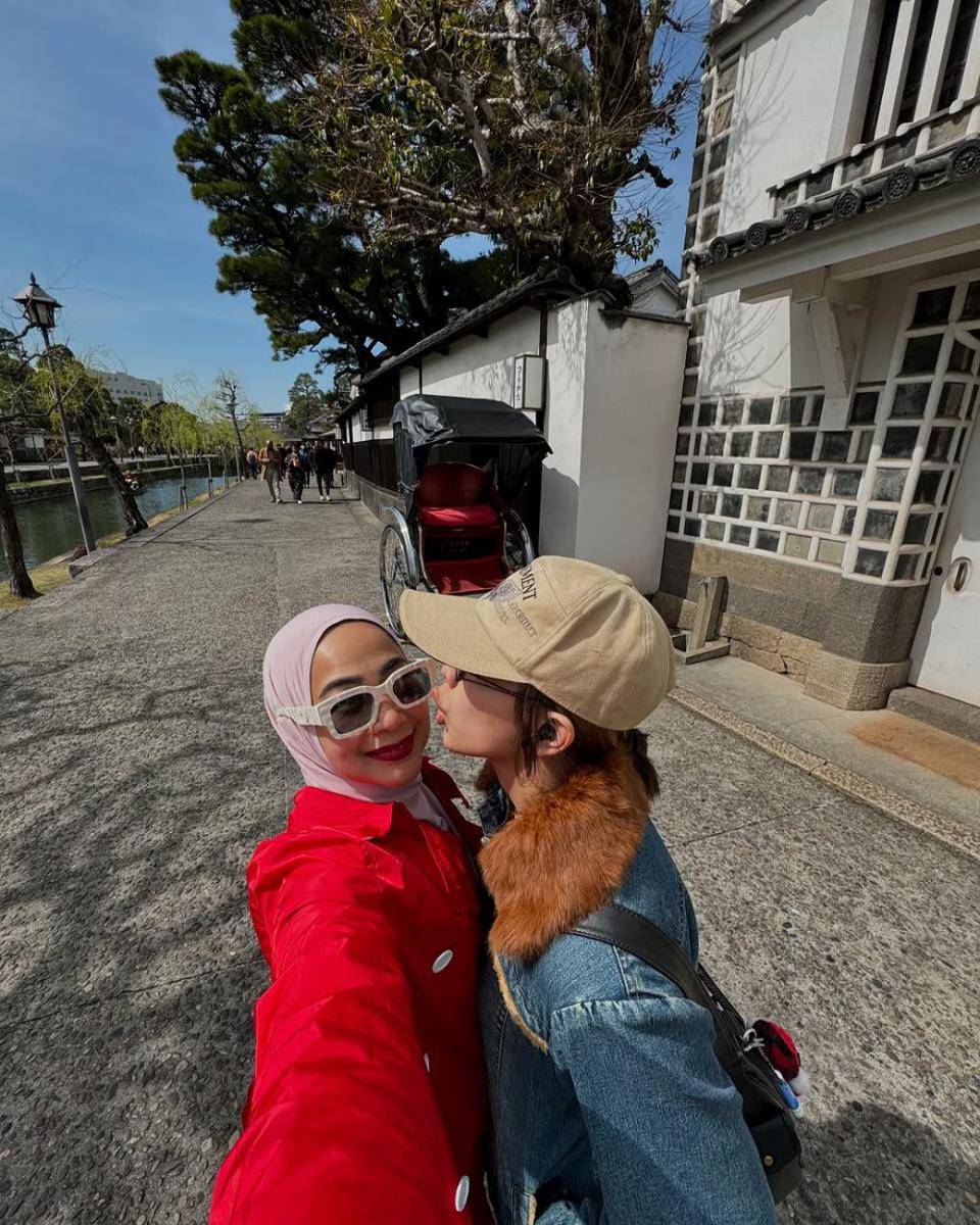 potret Feni Rose dan sang putri (instagram.com/fenirose)