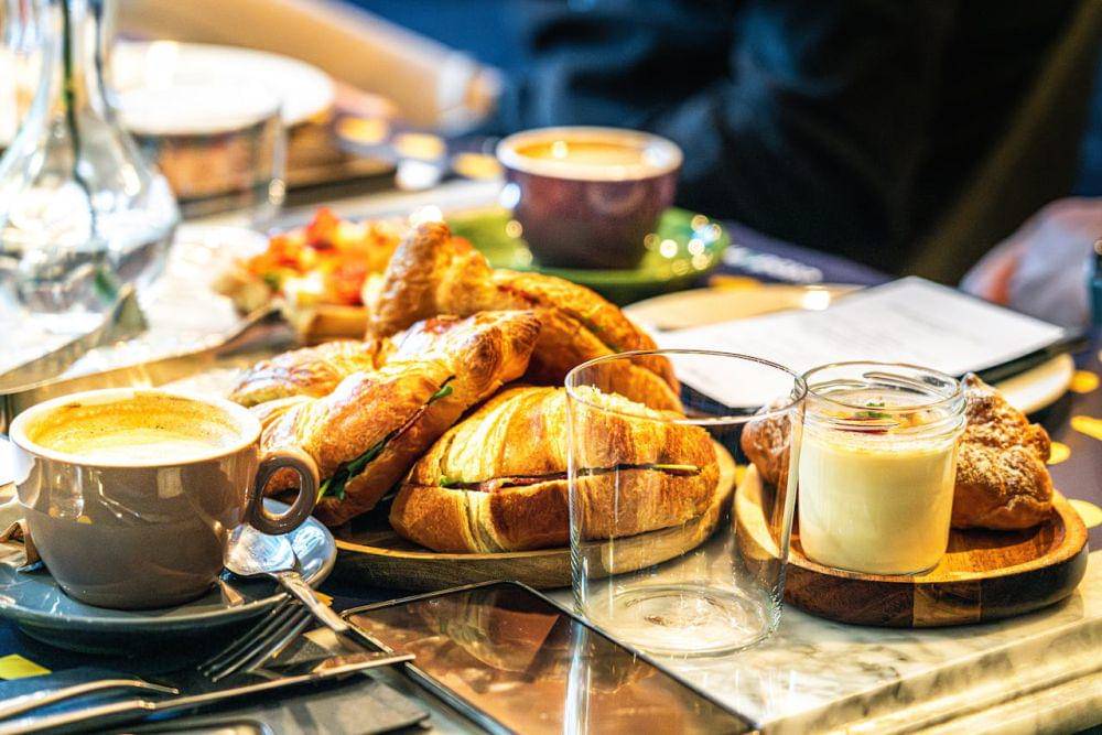 ilustrasi menu sarapan (pexels.com/Jakub Zerdzicki)