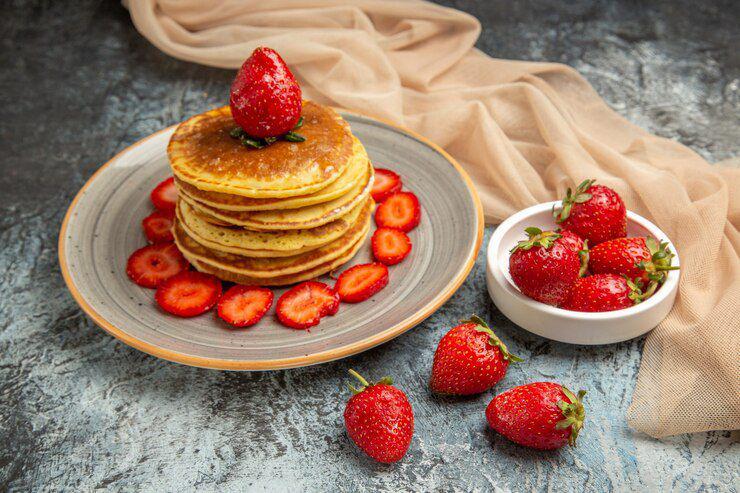 5 Tips Membuat Pancake Stroberi Lembut dan Fluffy ala Kafe