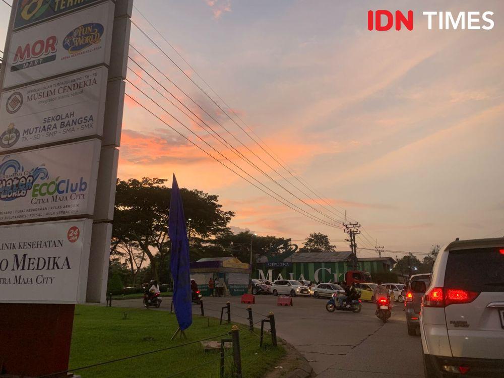 Jadi Jalur ke Lokasi Wisata, Jalan Raya Maja Padat Merayap