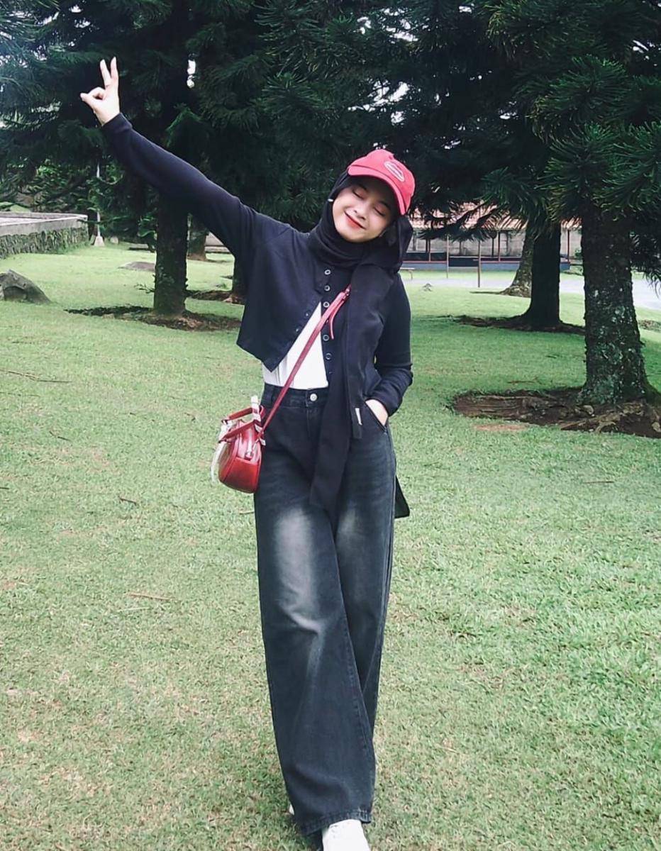 OOTD ala Ega Shalsa (instagram.com/egasyal)