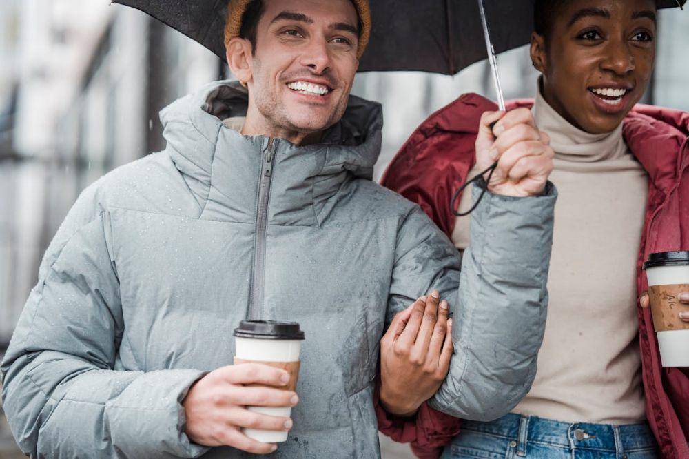 ilustrasi puffer jaket (pexels.com/Klaus Nielsen)