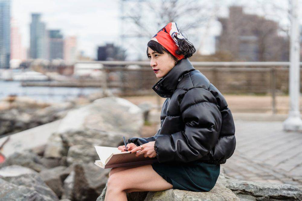 ilustrasi puffer jaket (pexels.com/Michael Burrows)