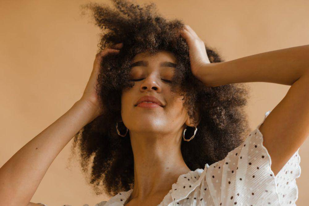 Ilustrasi undone beauty (pexels.com/Polina)
