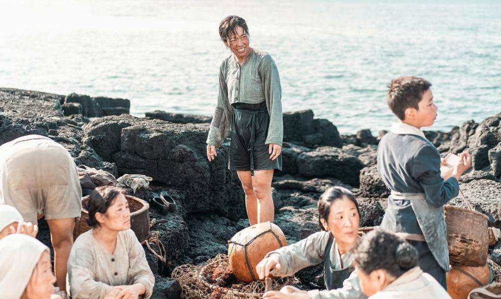 still cut drakor When Life Gives You Tangerines (instagram.com/netflixkr)