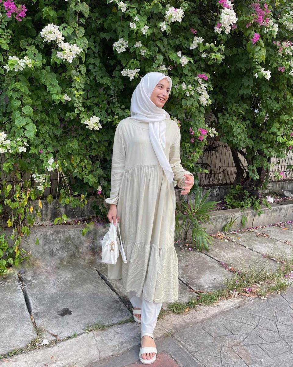 Outfit halal bi halal ala Cut Intan Nabila (instagram.com/cut.intannabila)