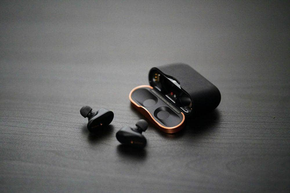ilustrasi earphone (unsplash.com/yuhaimedia)