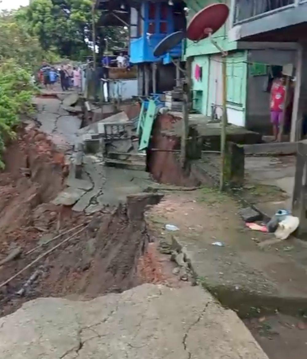 6 Rumah Rusak dan Jalan Terputus Akibat Longsor di Desa Kasmaran Muba