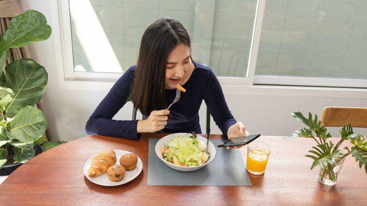 Ilustrasi mengatur pola makan sehat (freepik.com/snowing)