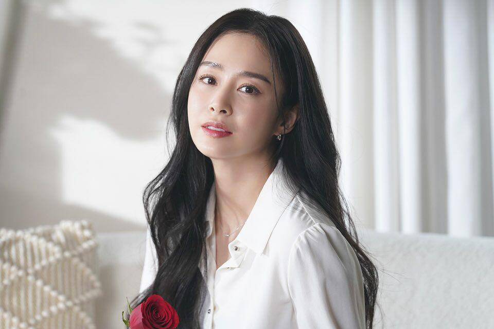 Kim Tae Hee (instagram.com/storyjcompany)