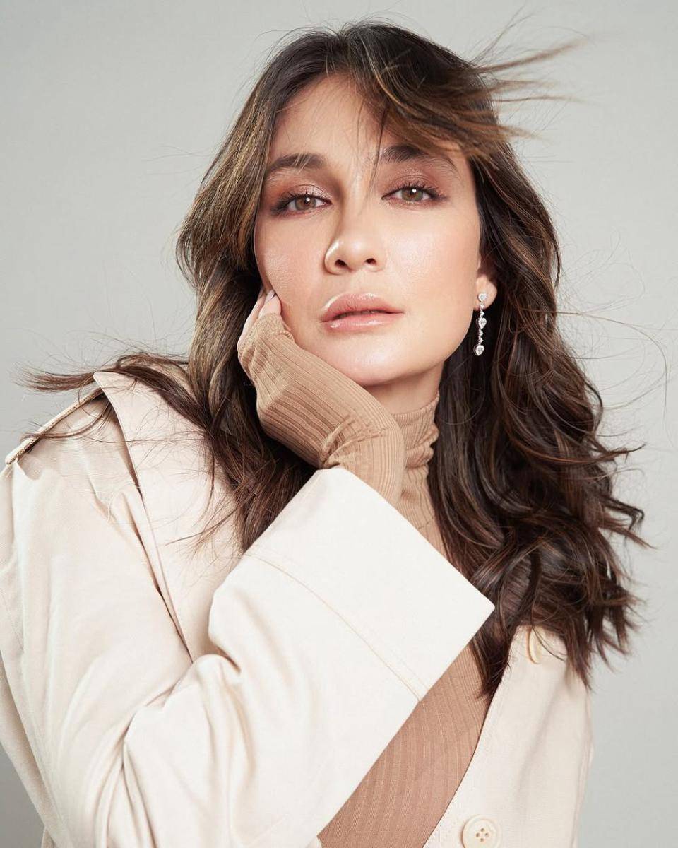 makeup ala Luna Maya (instagram.com/lunamaya)