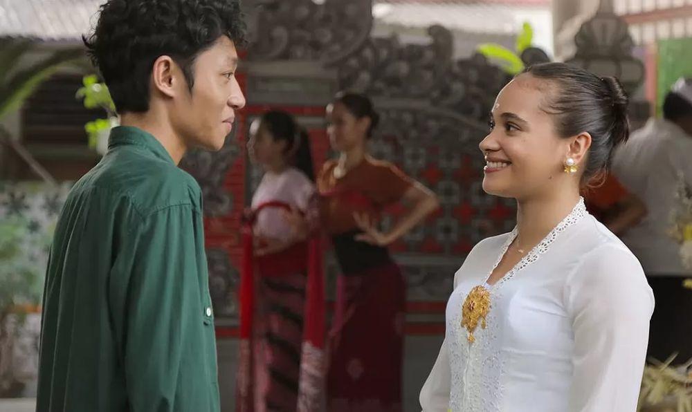 10 Aktor Ternama Lawan Main Aurora Ribero di Film Indonesia