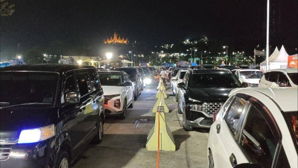 Antrean di deremaga eksekutif Bakauheni. (IDN Times/Muhaimin)