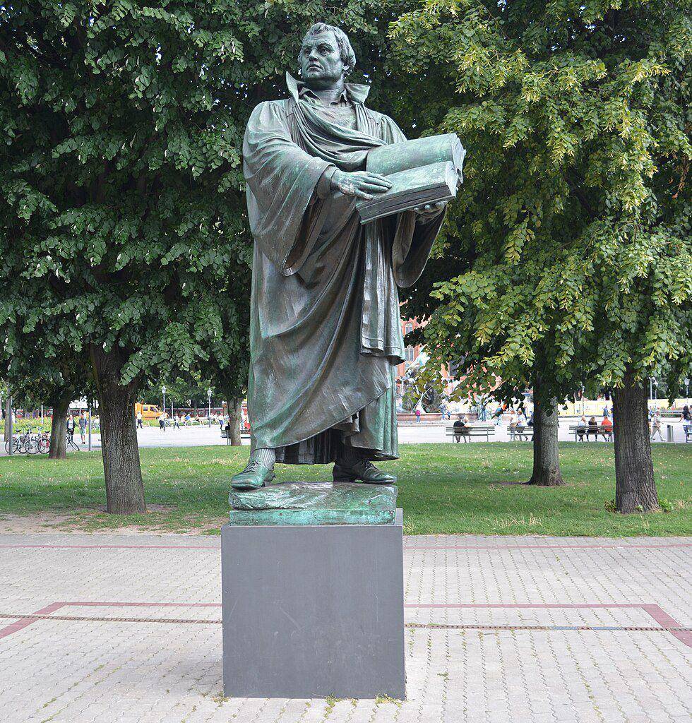 patung Martin Luther (commons.m.wikimedia.org/Kvikk)