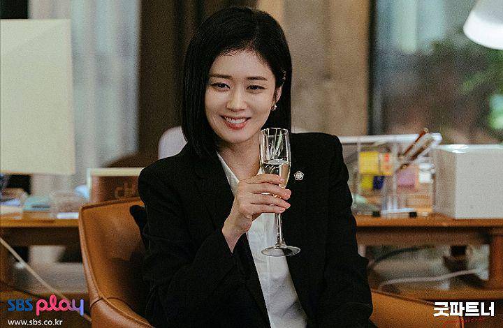 still cuts drama Good Partner (dok. SBS Play/ Good Partner)