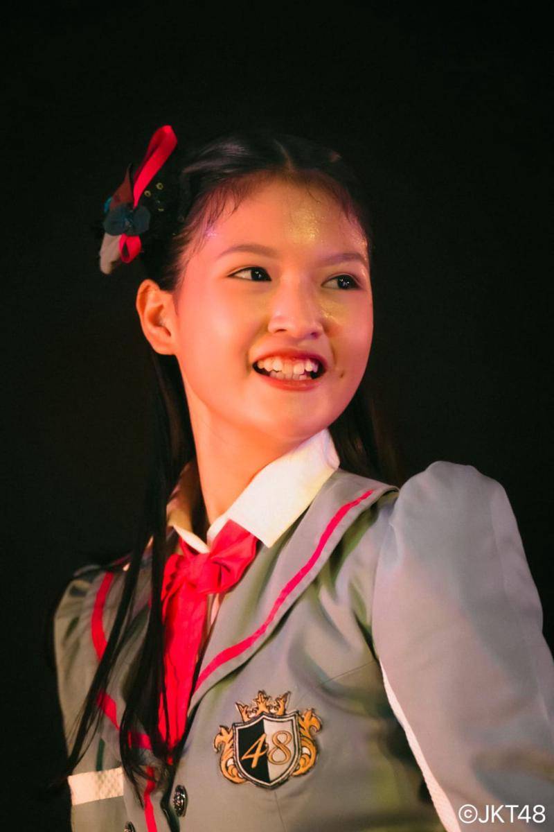 Elin JKT48 (x.com/officialjkt48)