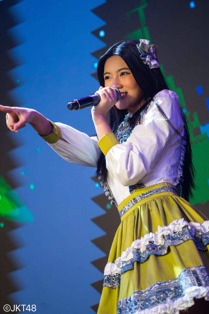 Indira JKT48 (x.com/officialjkt48)