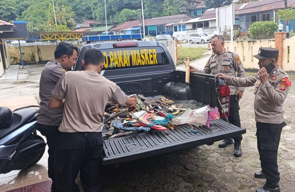Ratusan sajam ini akan dimusnahkan. (Dok. Polresta Balikpapan)