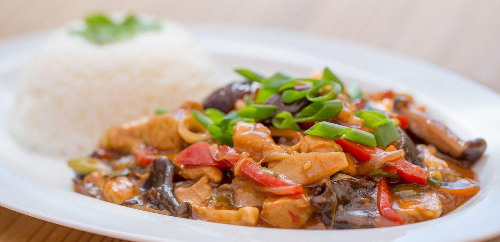 Resep Tumis Ayam Kemiri, Nikmatnya Bikin Tambah Nasi Terus