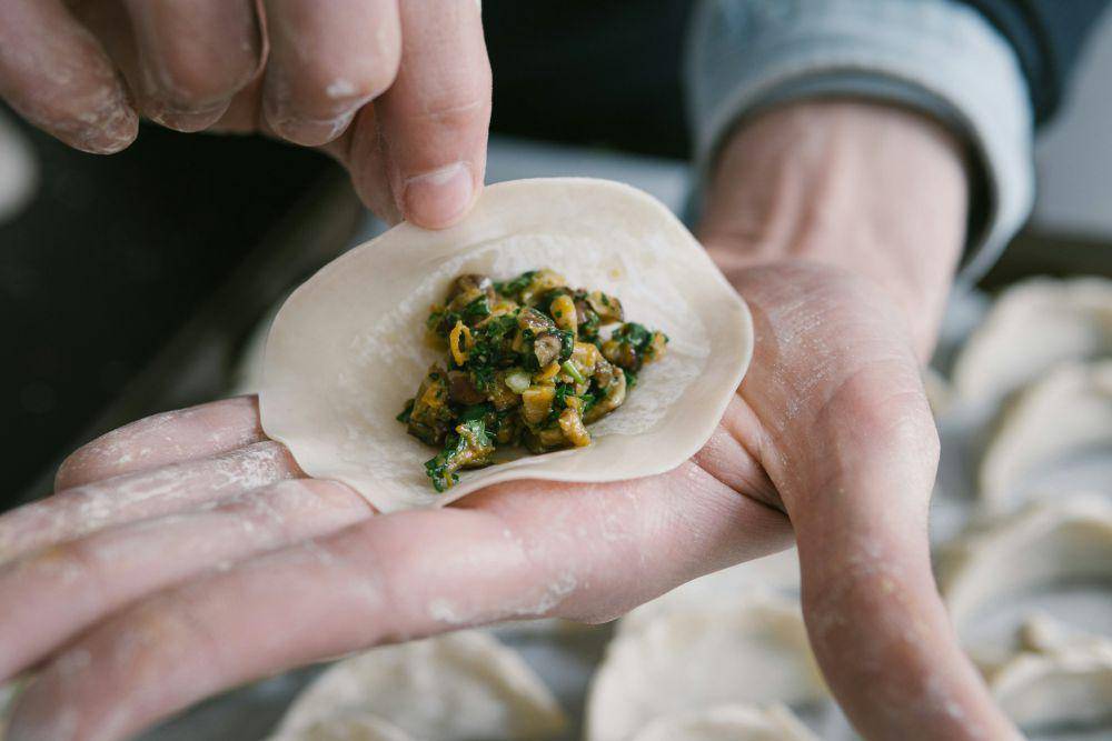ilustrasi gyoza (unsplash.com/Matthieu Joannon)