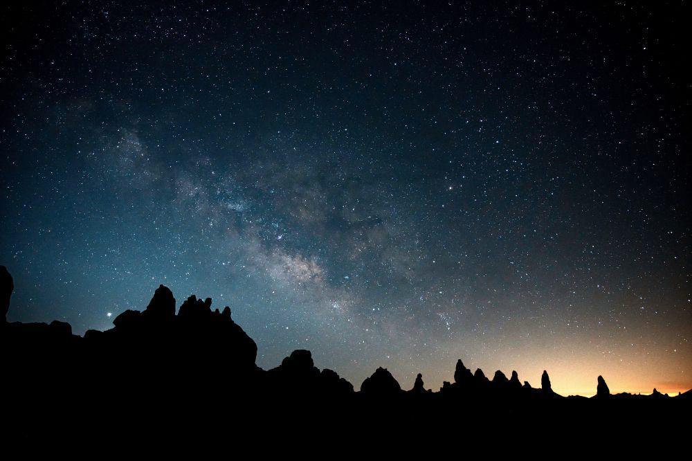 8 Fenomena Langit Malam di Bulan April 2025, Ada Hujan Meteor
