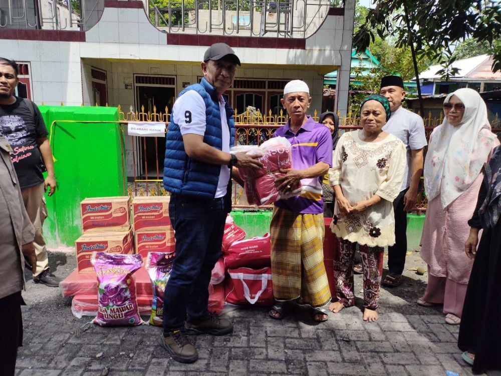 Dinsos Sulsel Salurkan Bantuan Pascakebakaran di Barrang Lompo