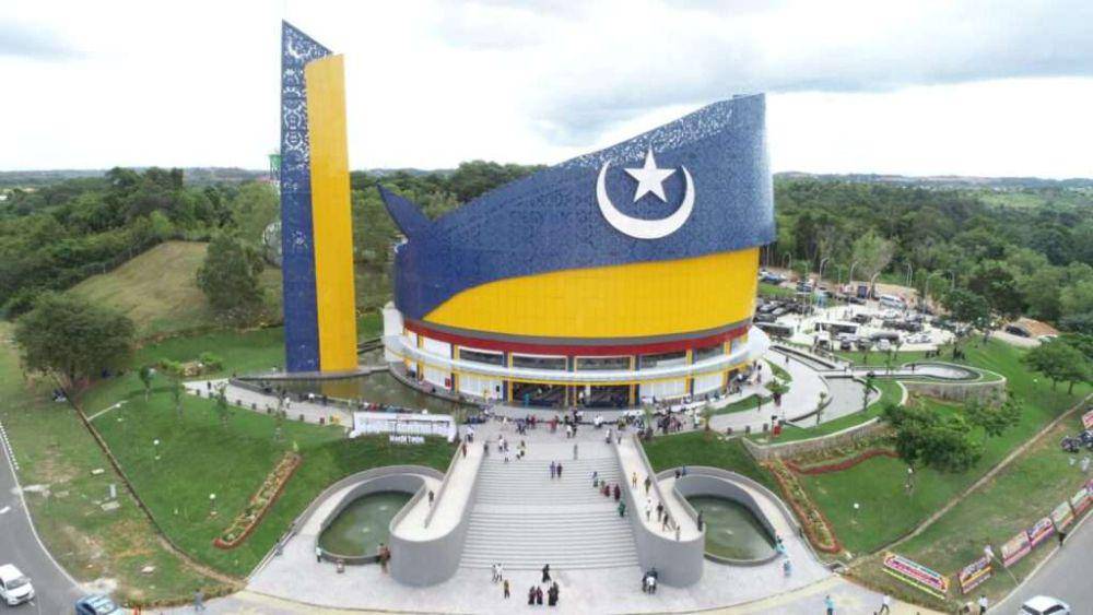Masjid Tanwirun Naja atau Masjid Tanjak (bpbatam.go.id)