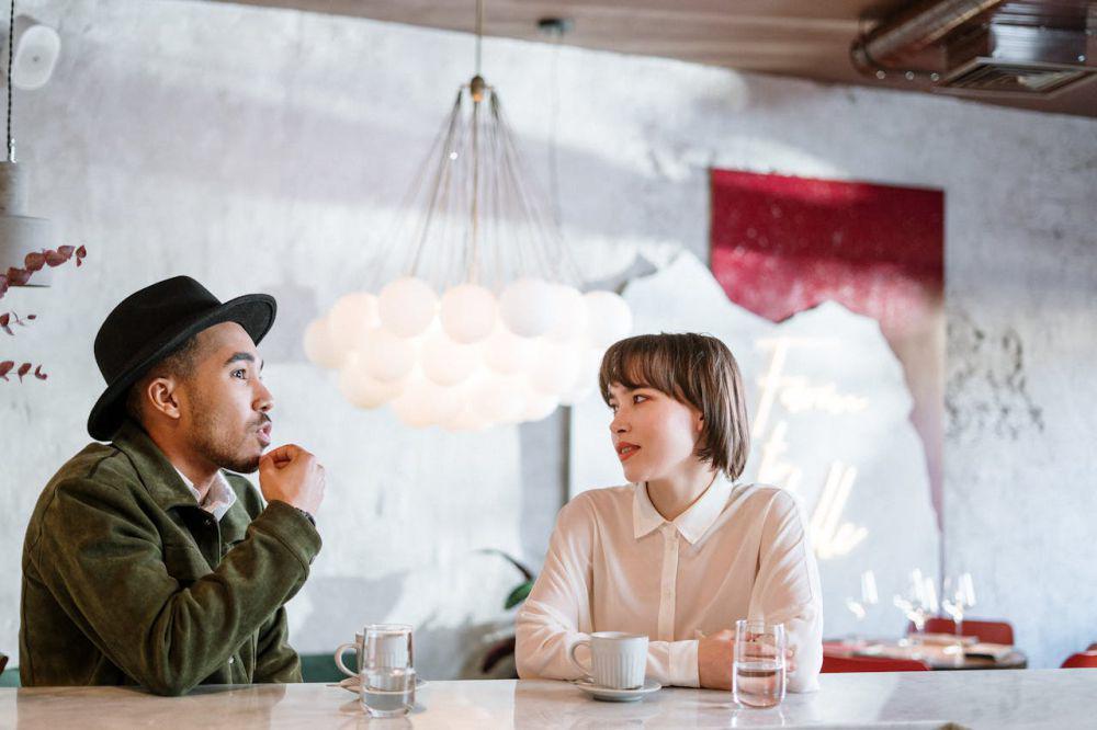 3 Zodiak yang Overanalyze  Kehidupan Cintanya, Siapa Saja sih?