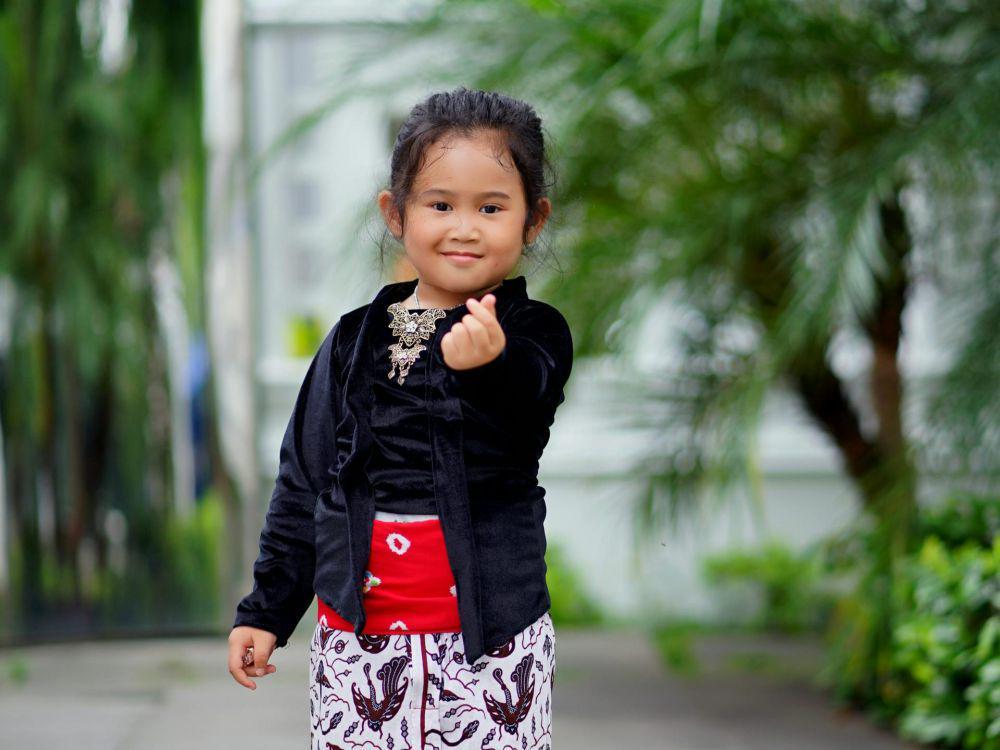 5 Tips Memilih kebaya untuk Anak di Hari Kartini, Perhatikan Bahannya!