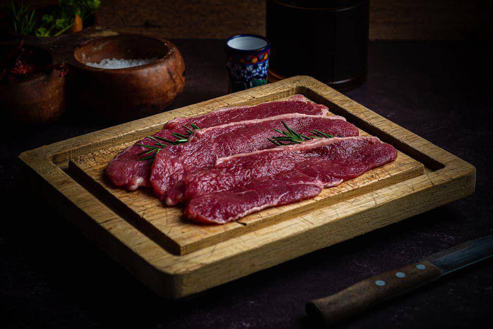 ilustrasi beef slice (pexels.com/Luis Merlos Vega)