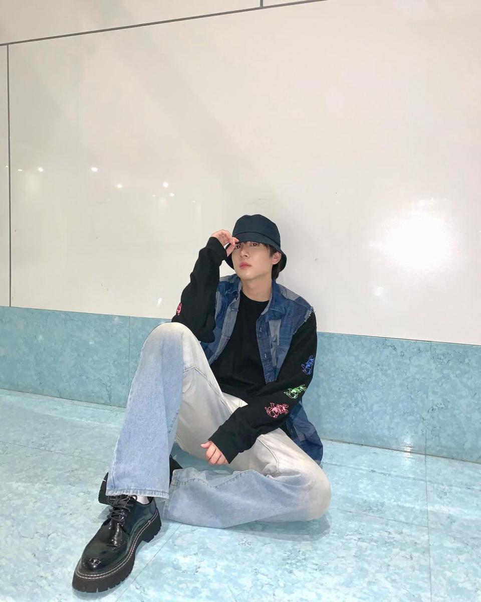 OOTD pakai vest ala Pon Thanapon (instagram.com/thana_pon)