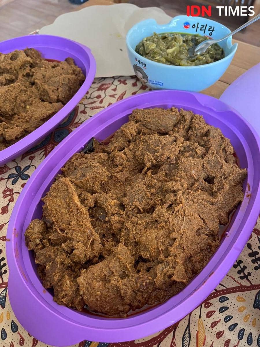 Menu rendang (IDN Times/Dewi Suci)