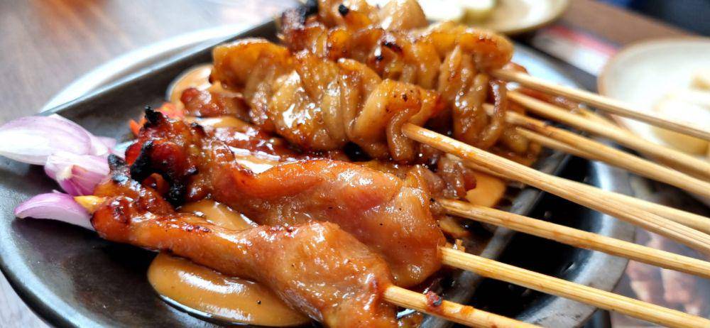 ilustrasi sate ayam (commons.wikimedia.org/Kakakku keren)