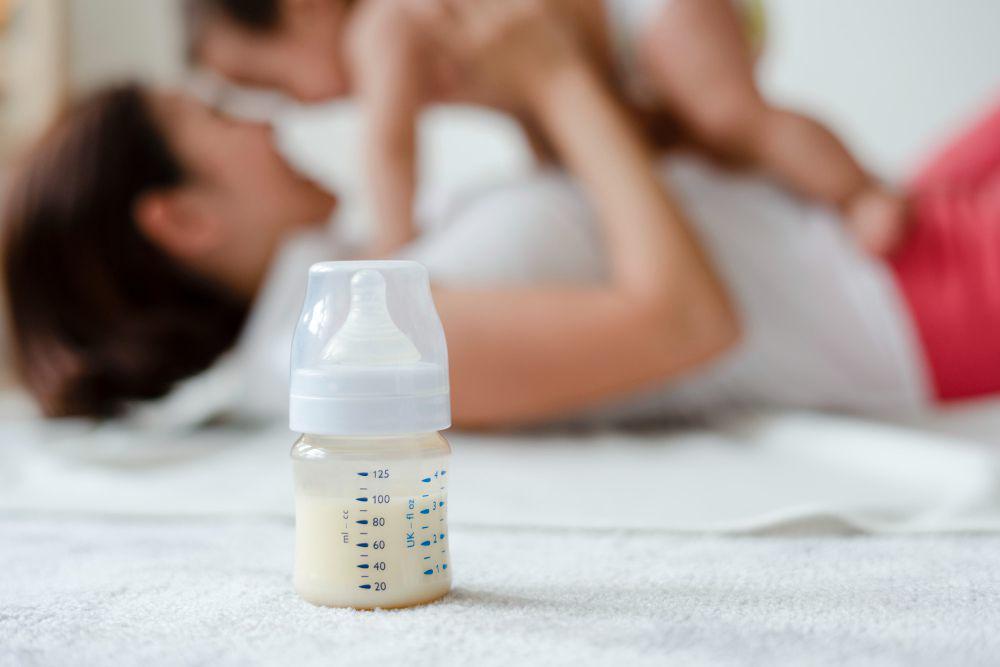 5 Tips Memilih Botol Susu yang Baik untuk Anak