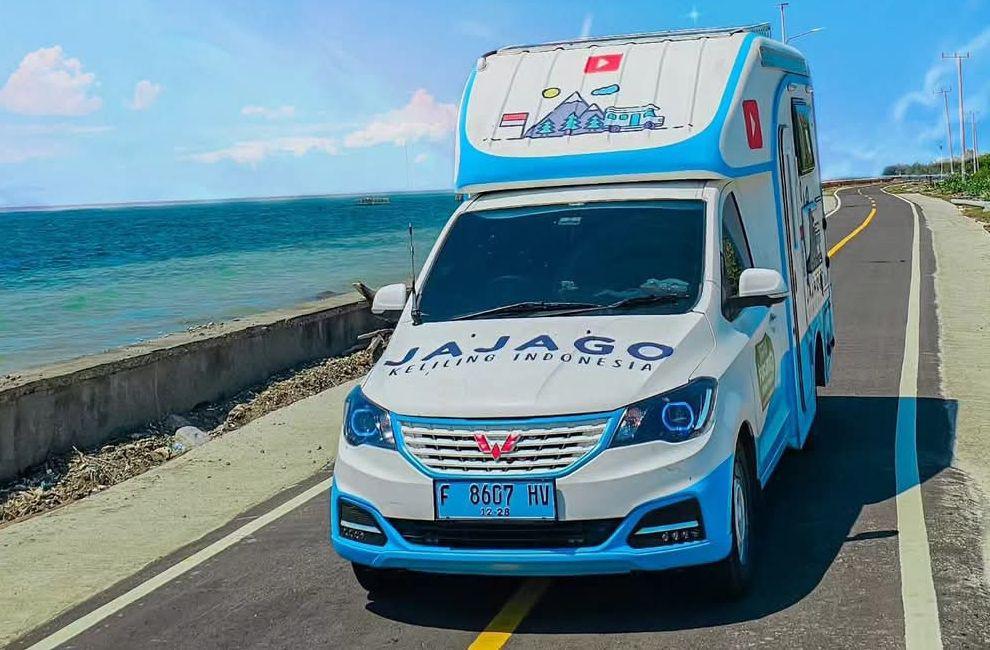 Trip di Malaka, Mobil "Jajago Keliling Indonesia" Dilempari 2 Pria