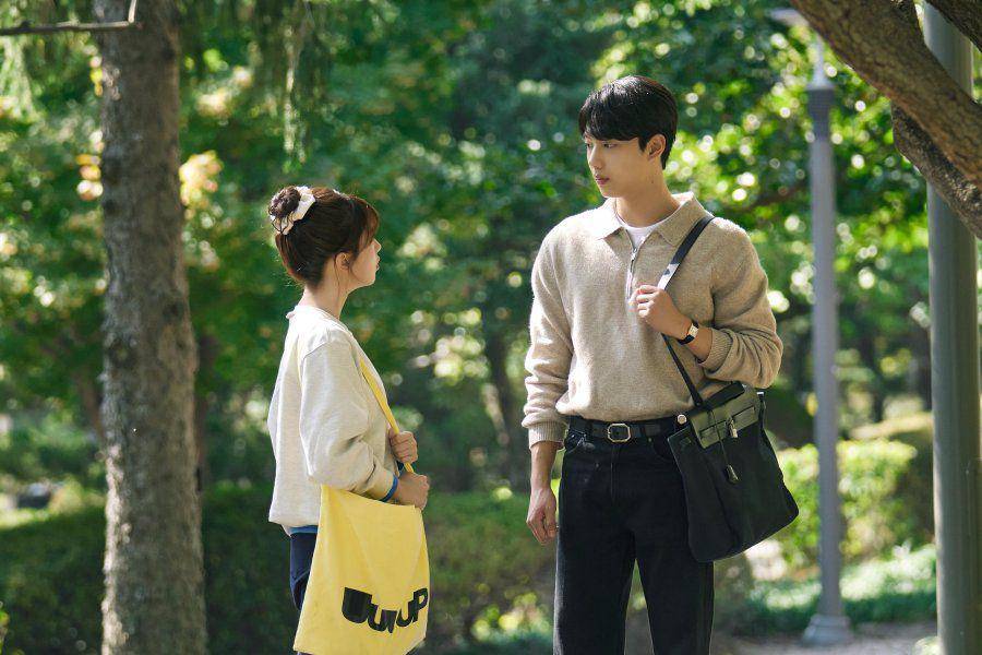 still cuts drama Crushology 101 (instagram.com/mbdrama_now)