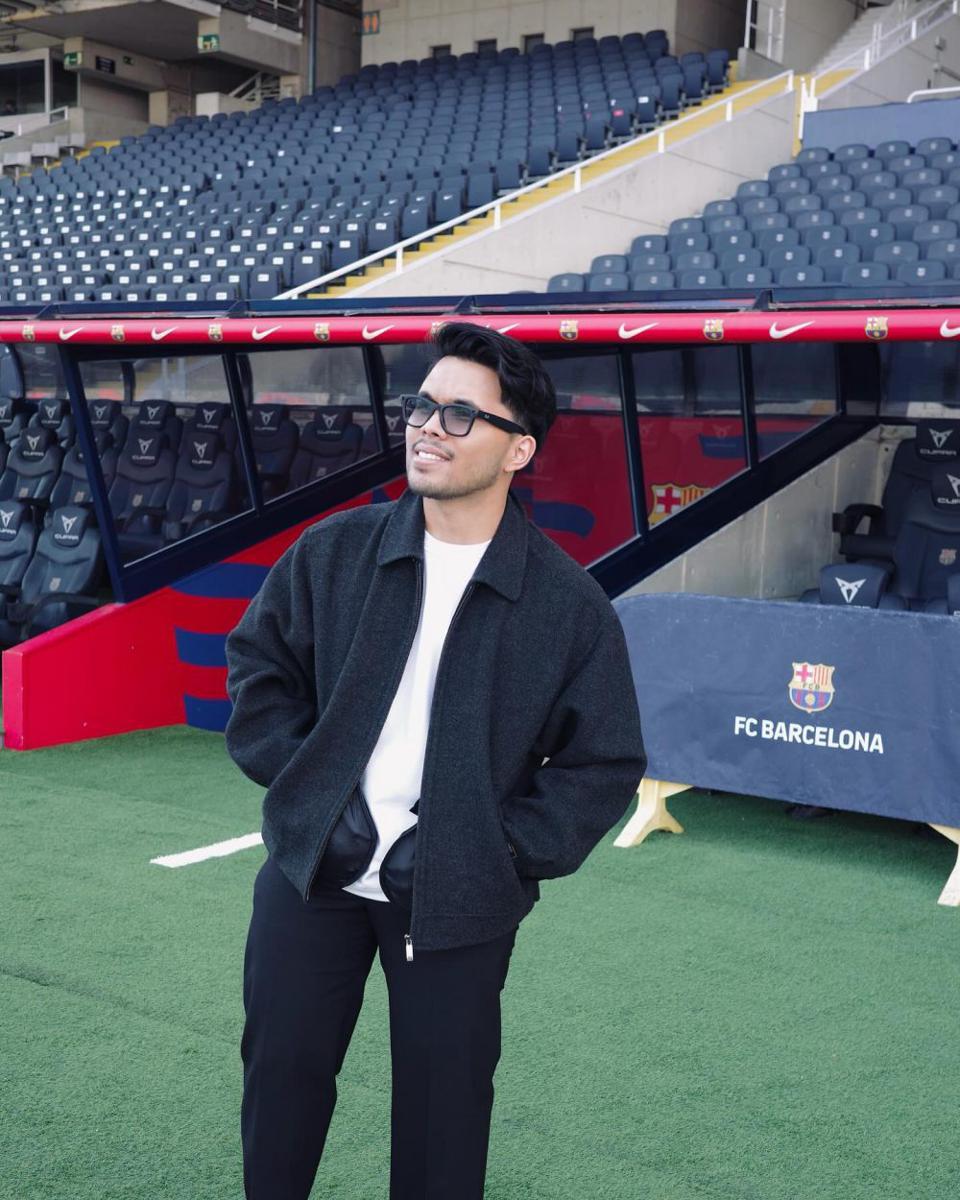 Thariq nonton FC Barcelona di Spanyol (instagram.com/thariqhalilintar)