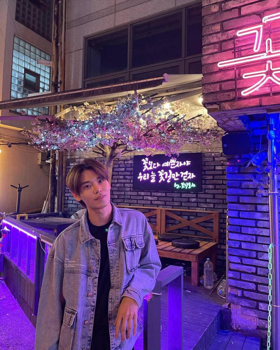 OOTD layering dengan denim jacket ala Yin Anan Wong (instagram.com/yinyin_anw)