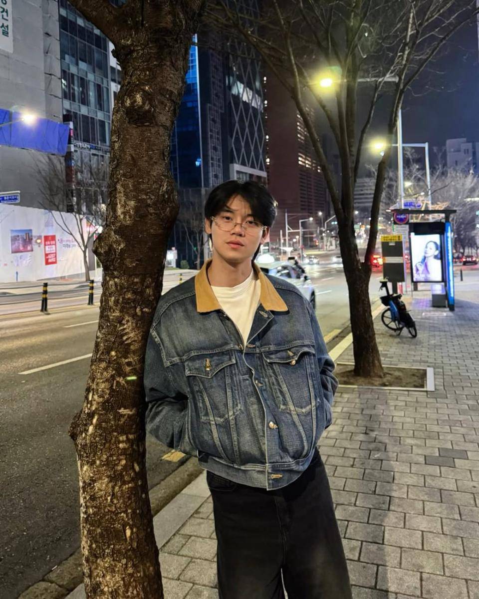 OOTD layering dengan denim jacket ala Yin Anan Wong (instagram.com/yinyin_anw)